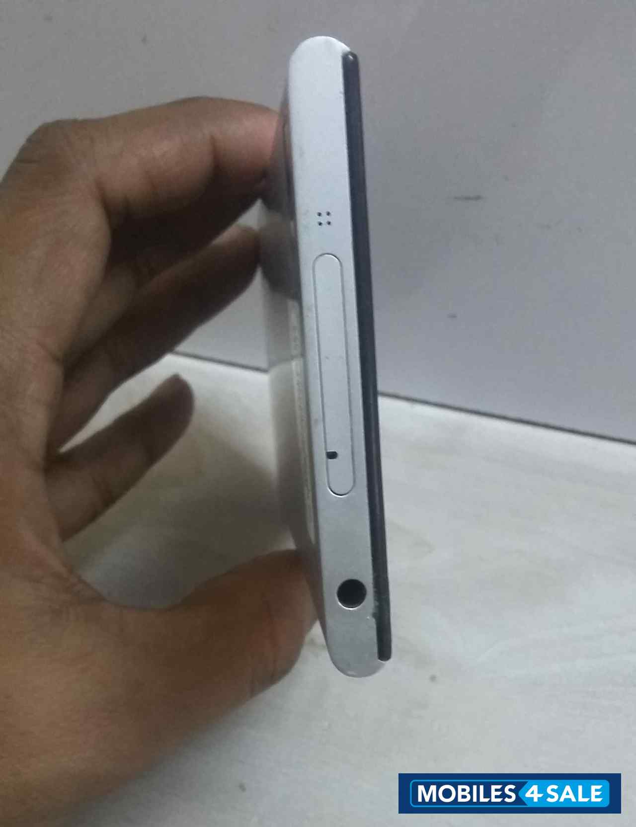 Silver Xiaomi MI-3