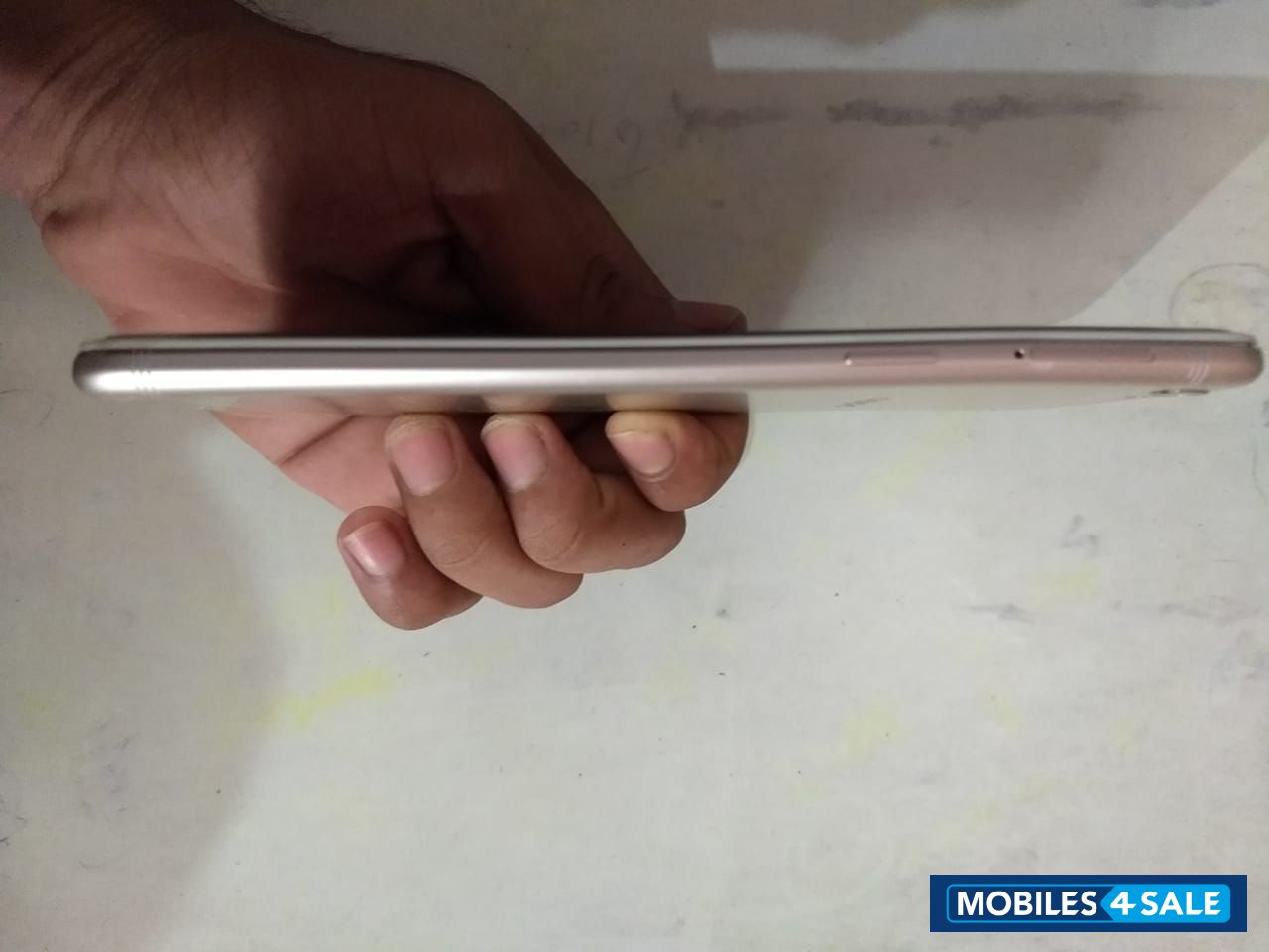 Gold Oppo F3 plus 6gb Gold Oppo F3 plus 6gb