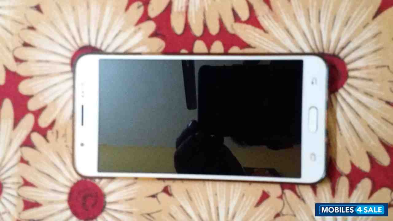 White Samsung  Galaxy j7 2016 edition