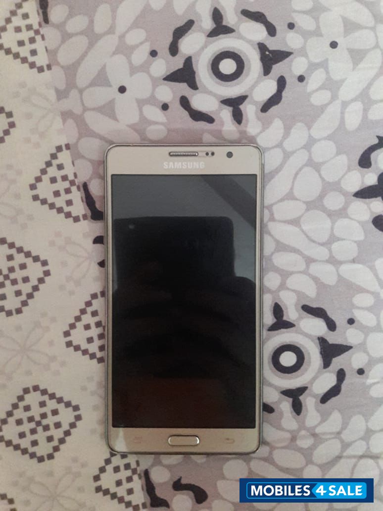 Gold Samsung  Galaxy on7 pro