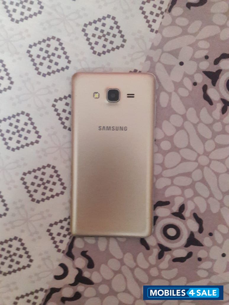 Gold Samsung  Galaxy on7 pro