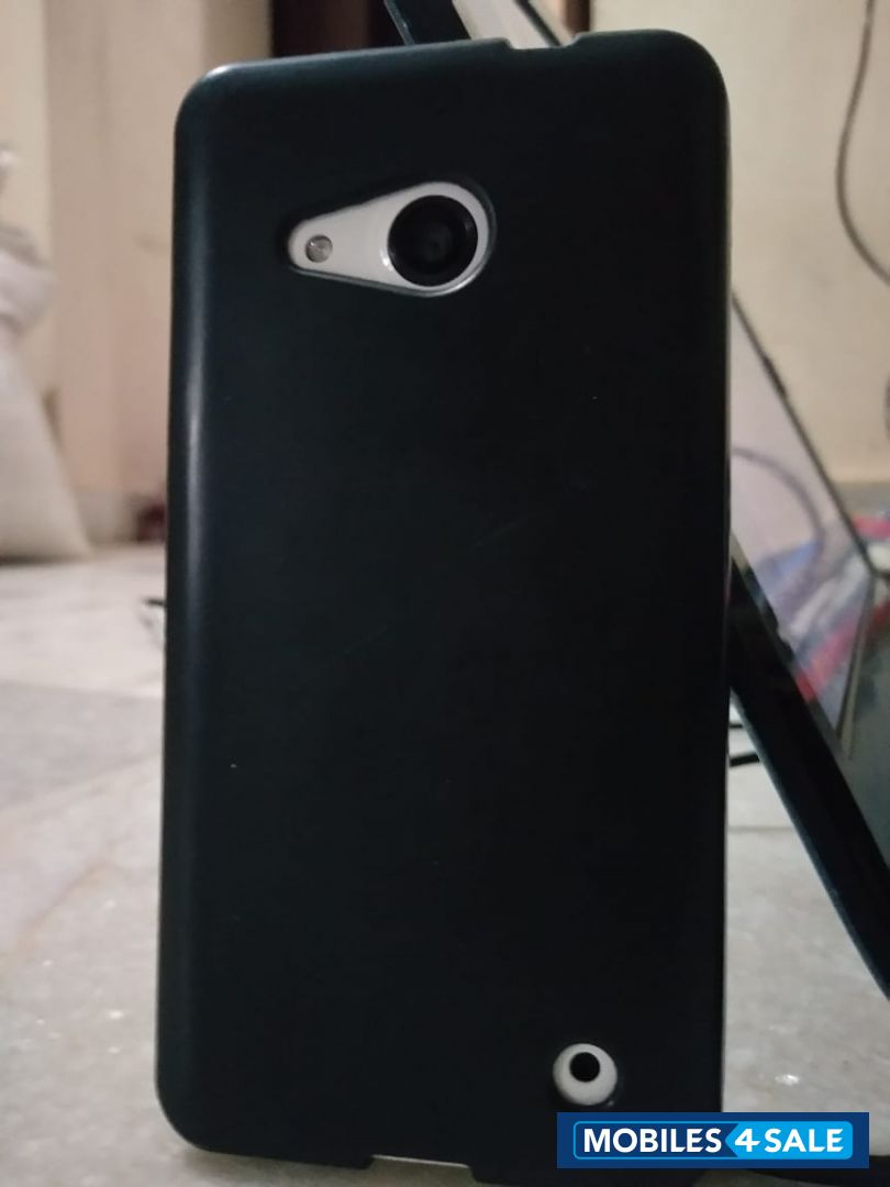 White Microsoft Lumia 550