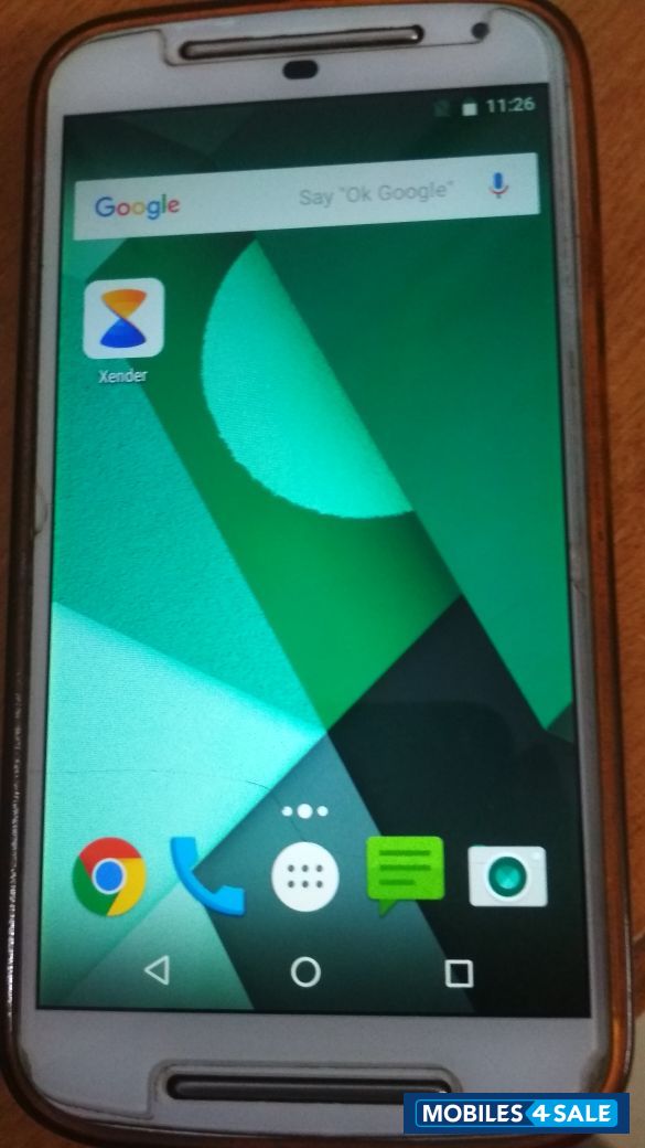 White Motorola  moto g2