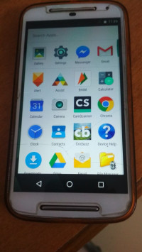 White Motorola  moto g2