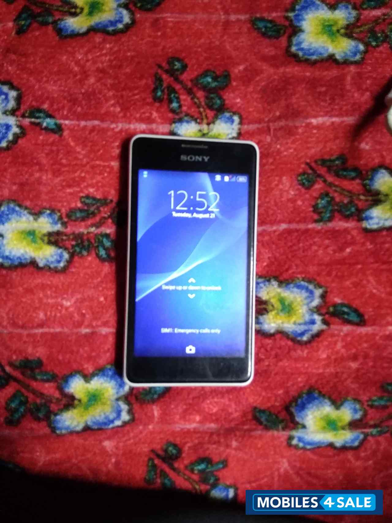 White Sony  Xperia e1 dual