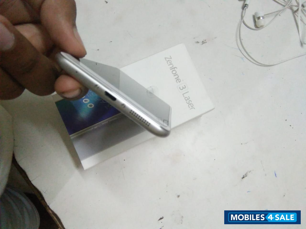 Asus  Zenfone 3 laser