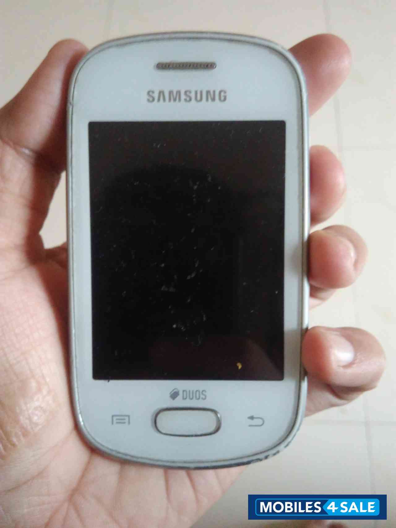 White Samsung  Samsung Duos GT-S5282