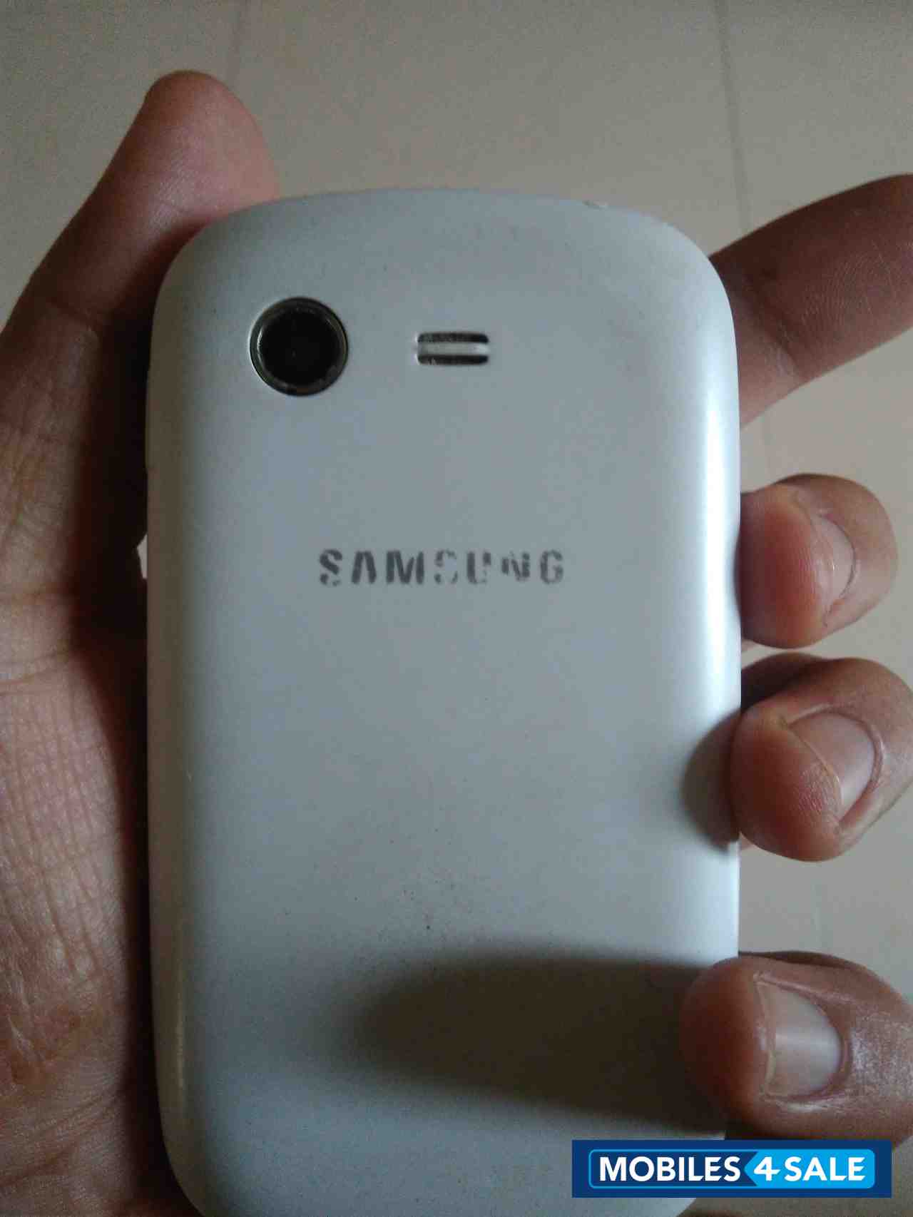 White Samsung  Samsung Duos GT-S5282