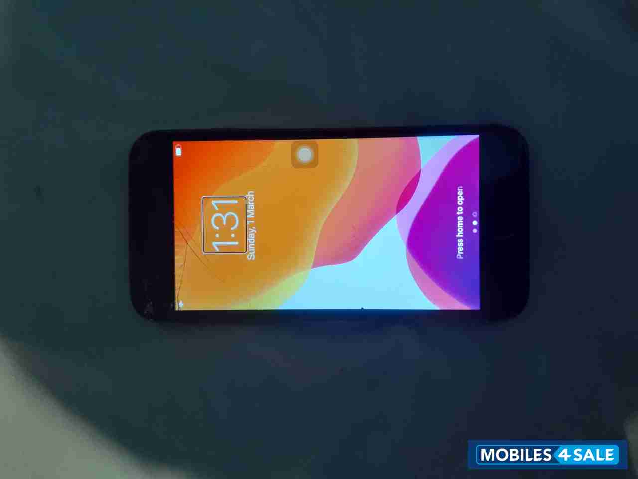 Black Apple  Iphone 8