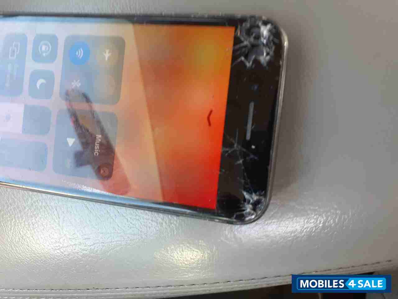 Black Apple  Iphone 8