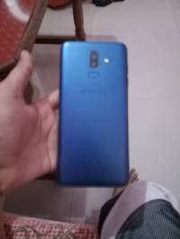 Samsung  Galaxy j8