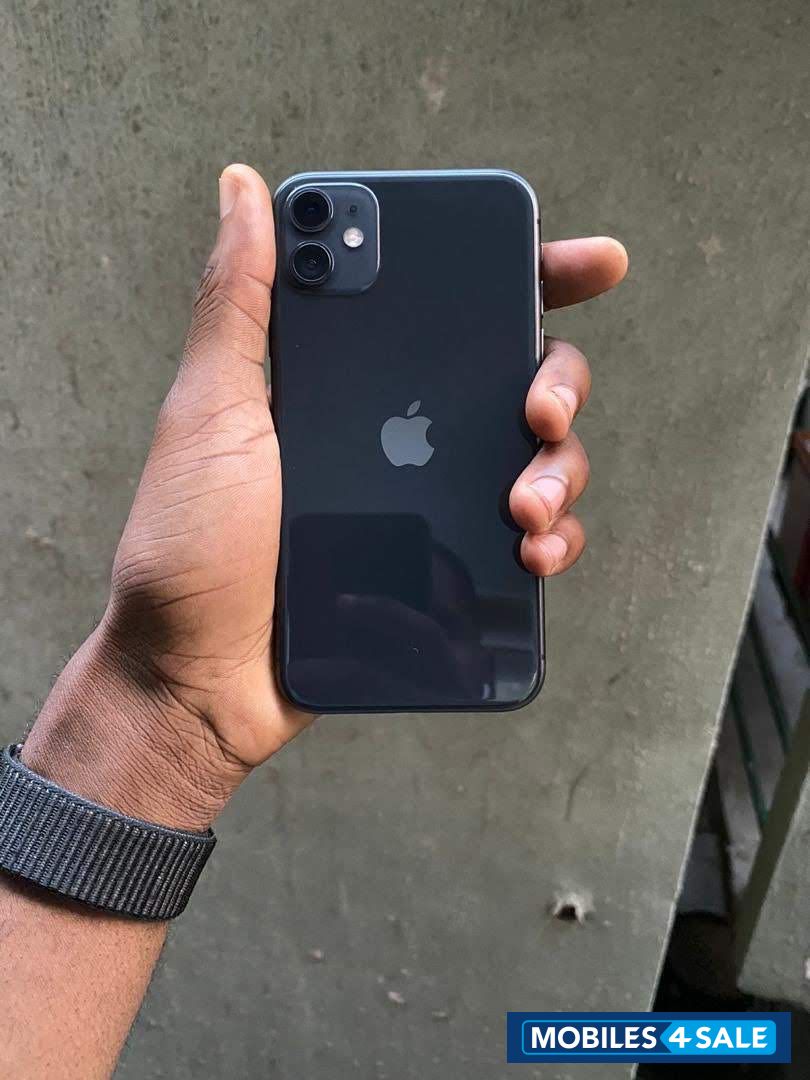 Black Apple  iphone 11