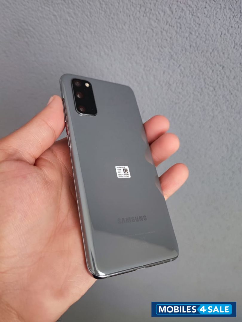 Grey Samsung  Galaxy S20