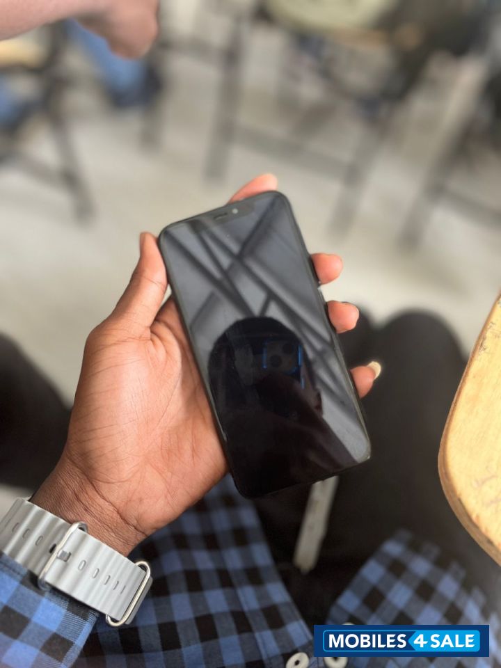 Apple iPhone 11 Pro Apple iPhone 11 Pro