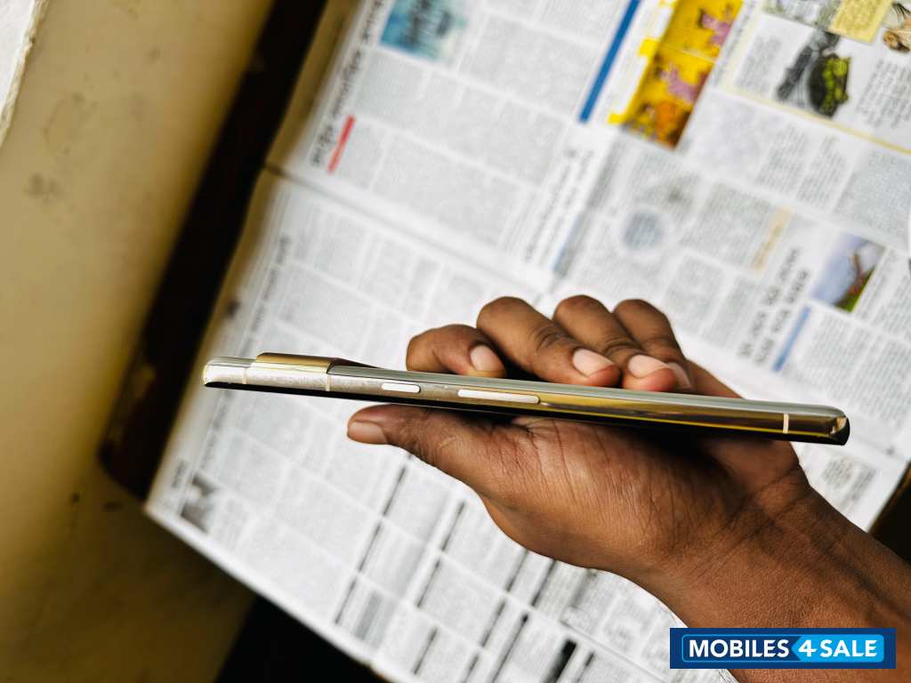 Hazel Google Pixel 7 pro