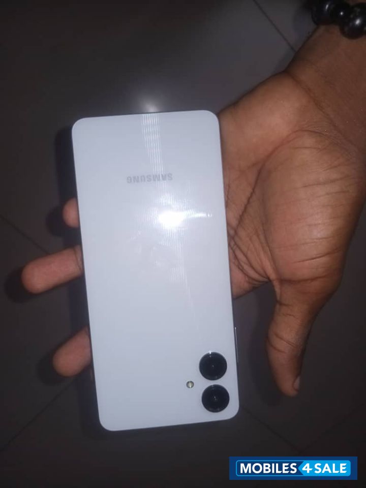 Samsung A06