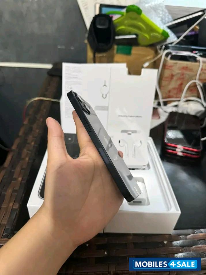 Smart Phone IPhone 13