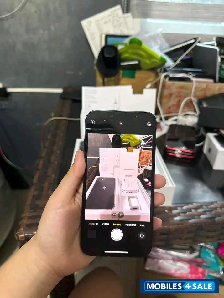 Smart Phone IPhone 13