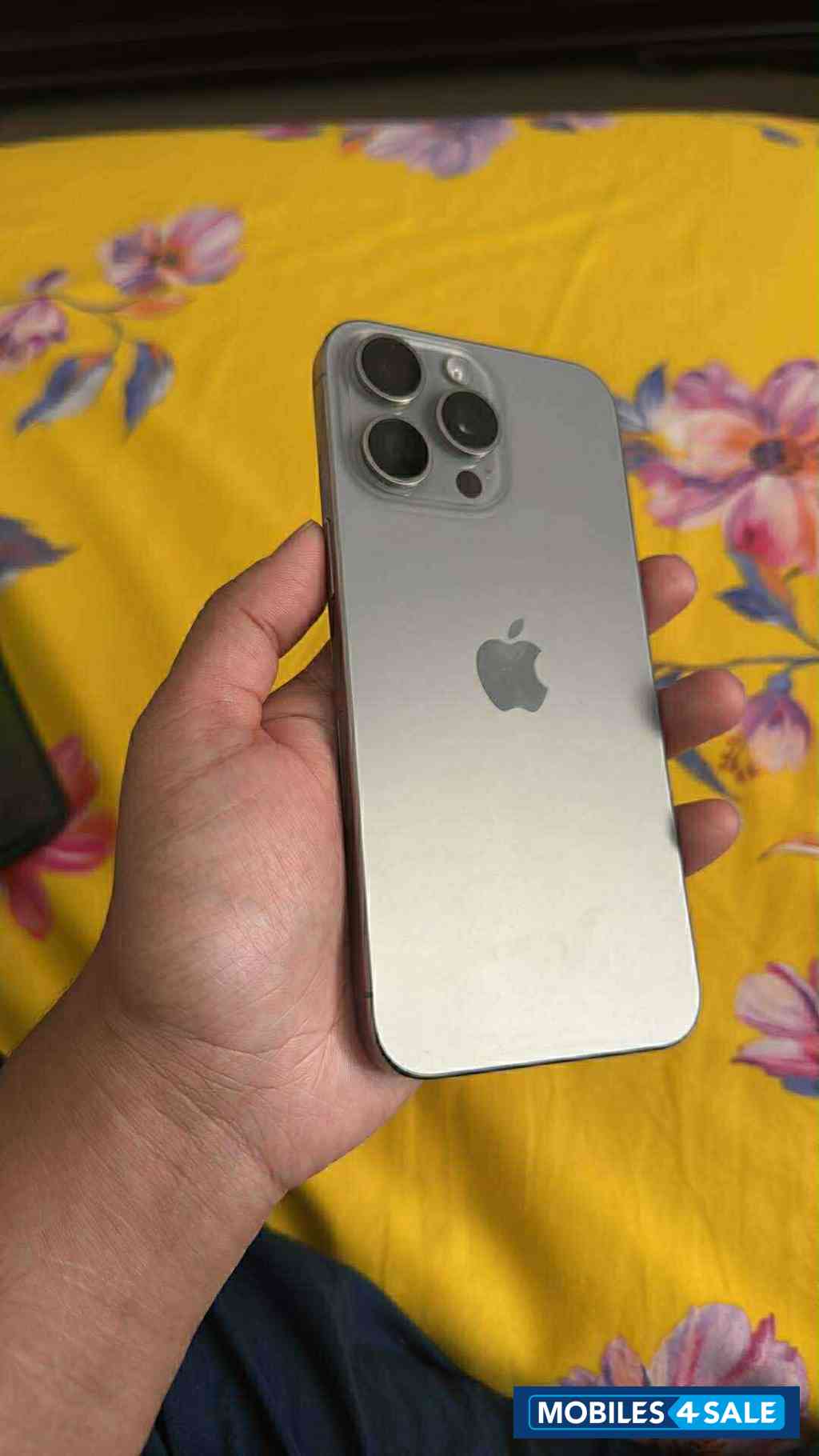 Silver Apple USA IPhone 15 pro max