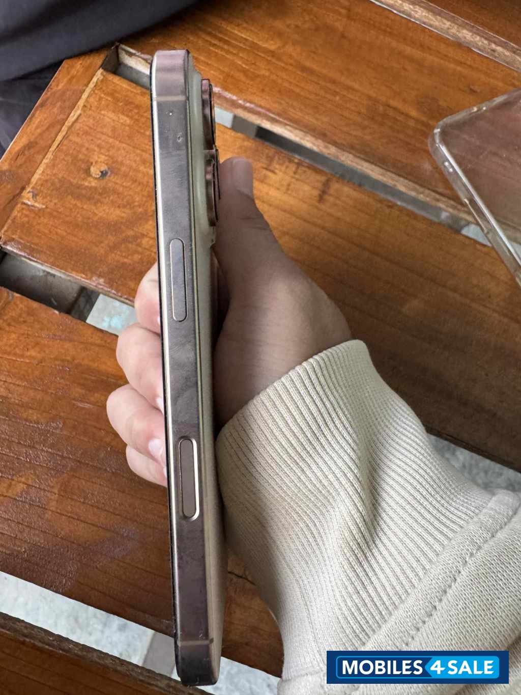 Iphone 16 pro 128gb gold