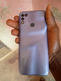 Black Infinix hot 11 play