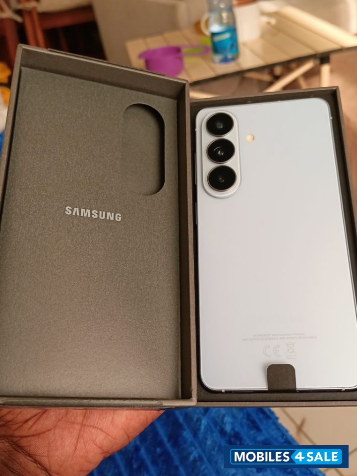 Grey Samsung A17
