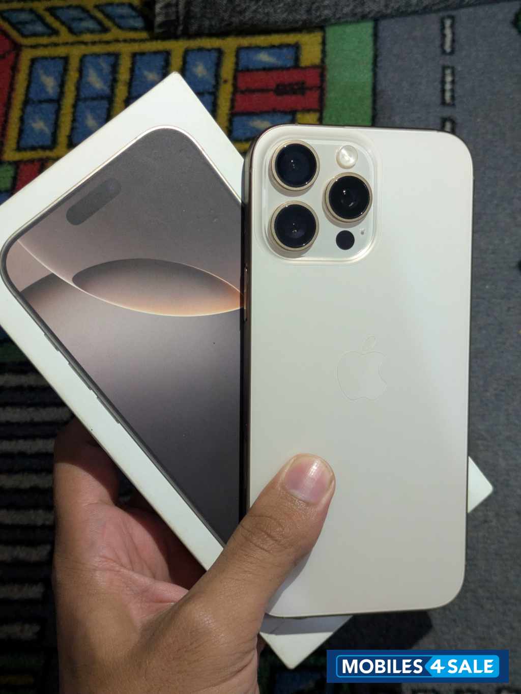 Desert Titanium Iphone 16 pro max