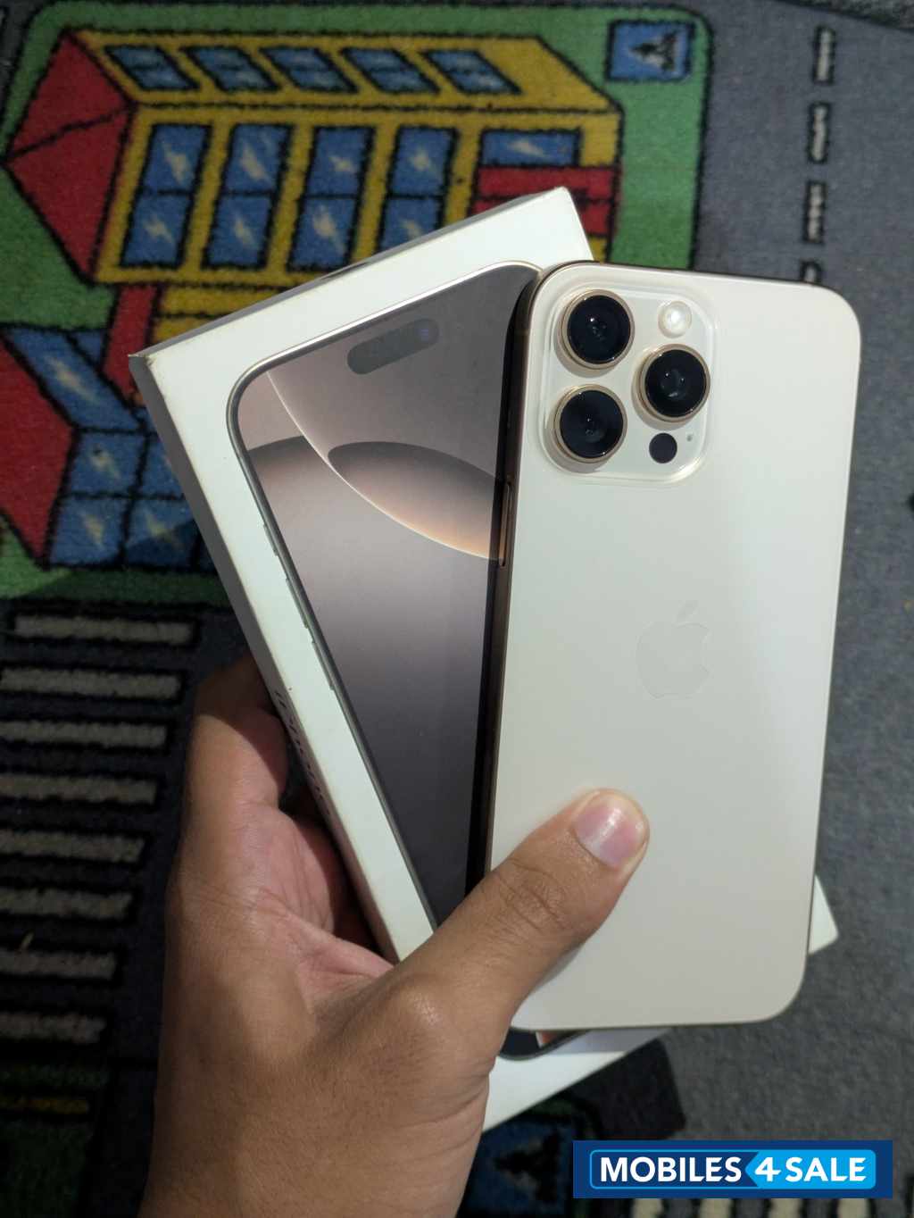 Desert Titanium Iphone 16 pro max