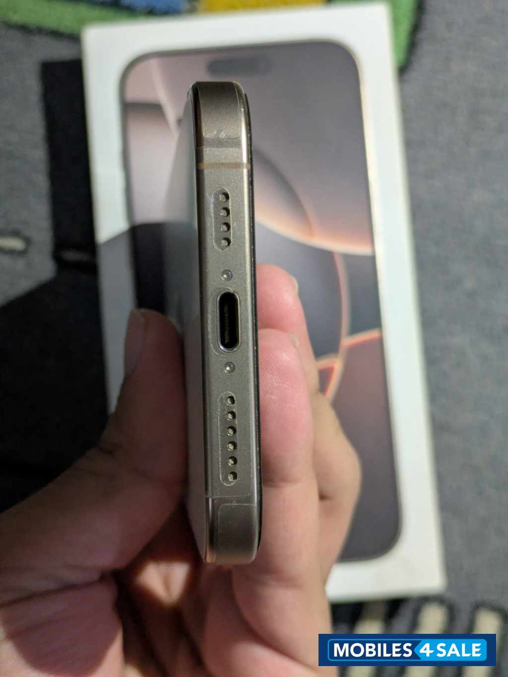Desert Titanium Iphone 16 pro max