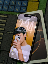 Desert Titanium Iphone 16 pro max